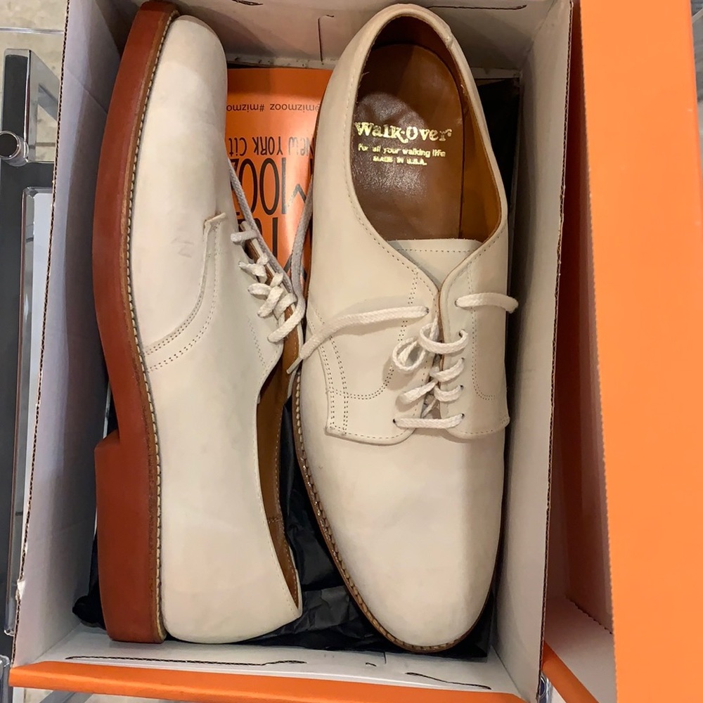 Size 11 Walkover Brand White Bucks
